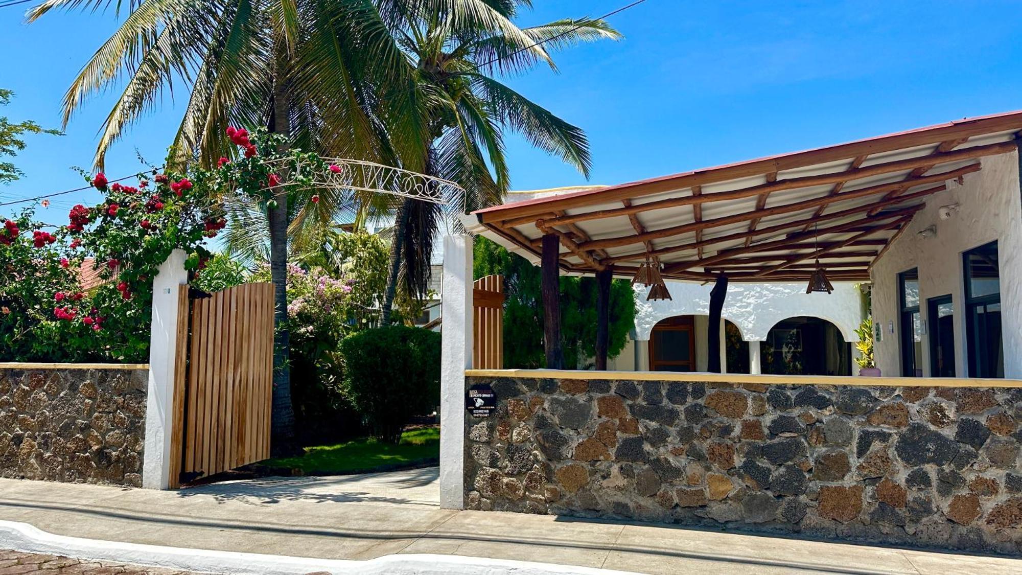 Hostal Suenos Silvestres Puerto Ayora  Exteriér fotografie